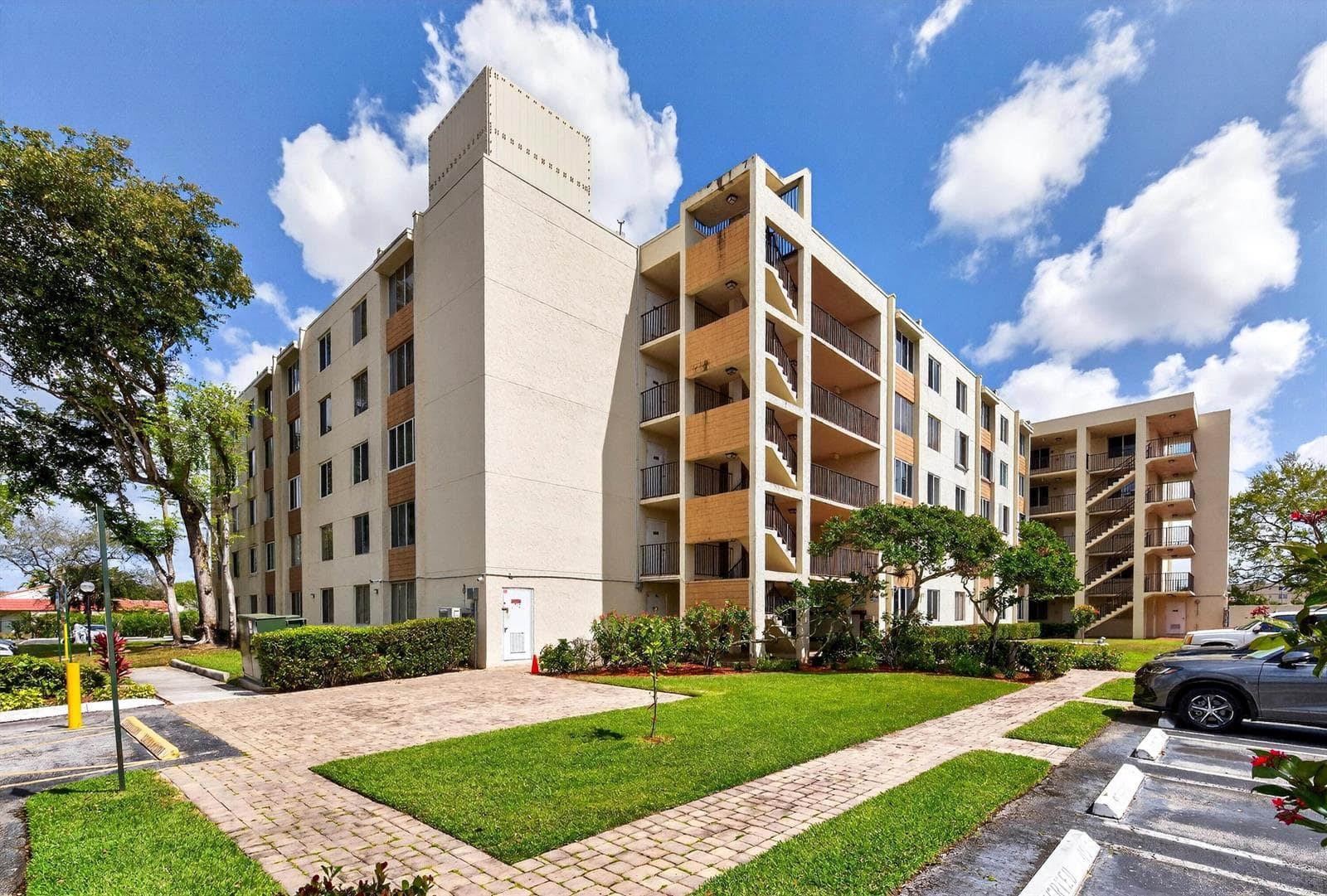 3223 Riverside Drive # C-406, Coral Springs FL 33065 photo 2