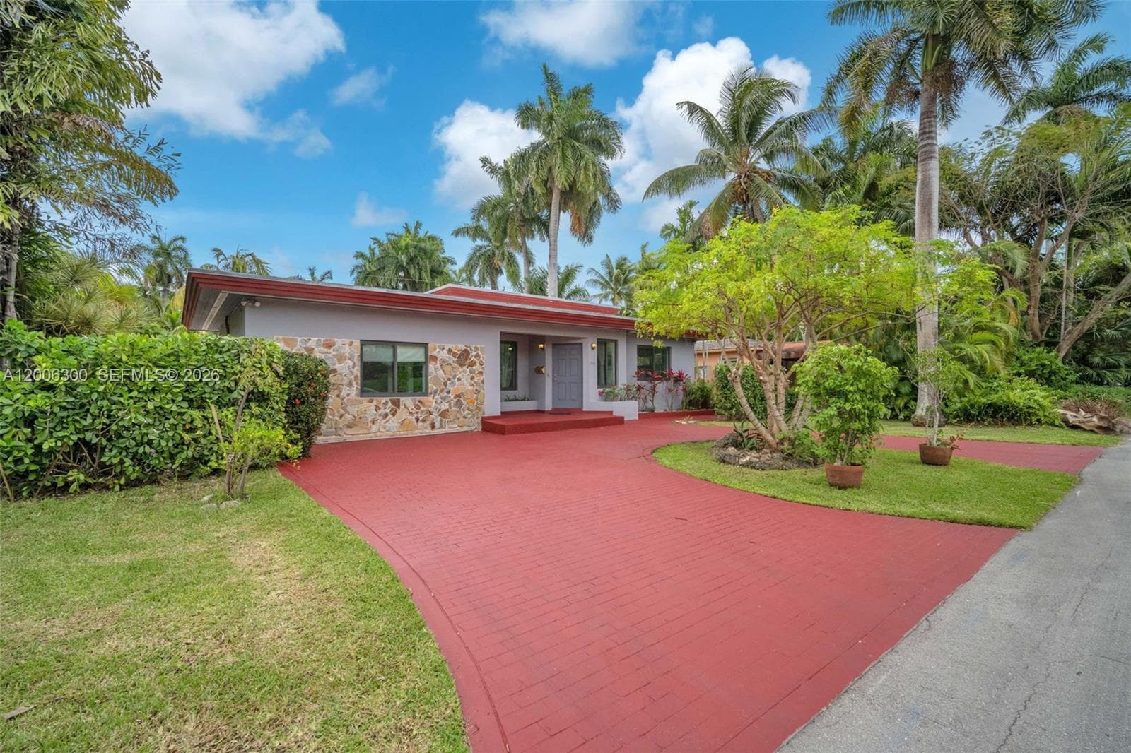 7701 Center Bay Dr, North Bay Village FL 33141 photo 2