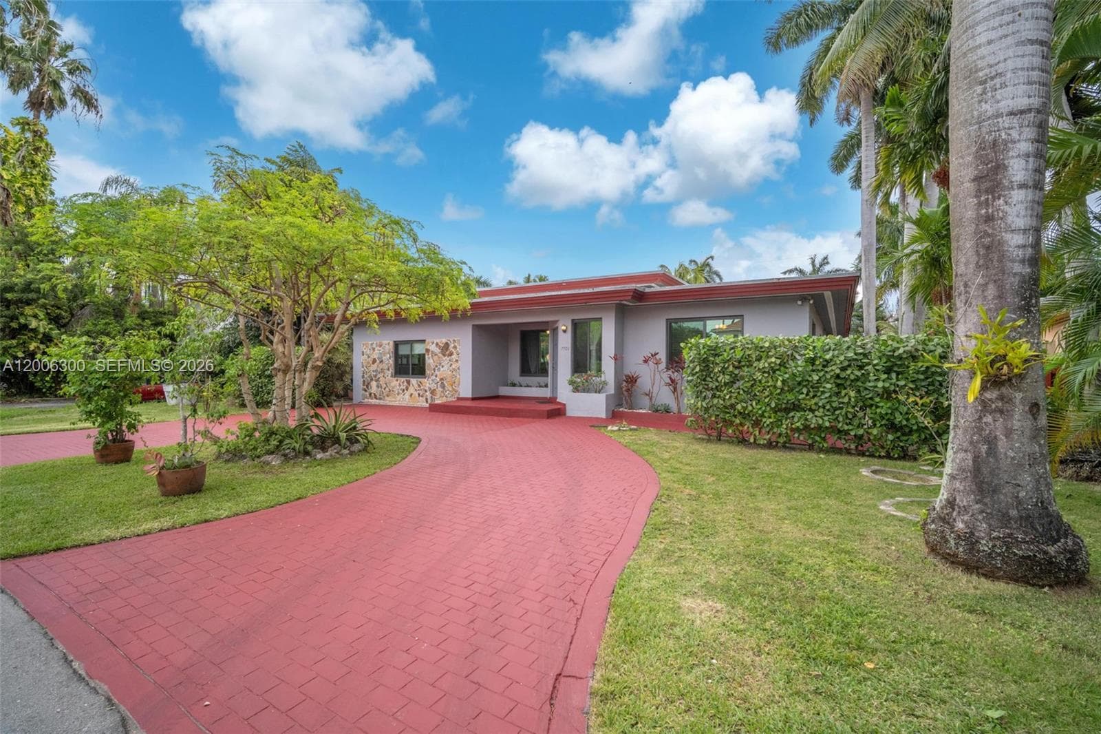 7701 Center Bay Dr, North Bay Village FL 33141 photo 4