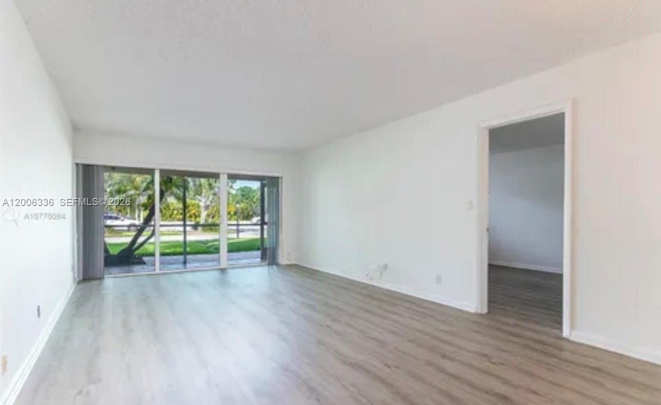 100 Lakeview Dr # 112, Weston FL 33326 photo 3