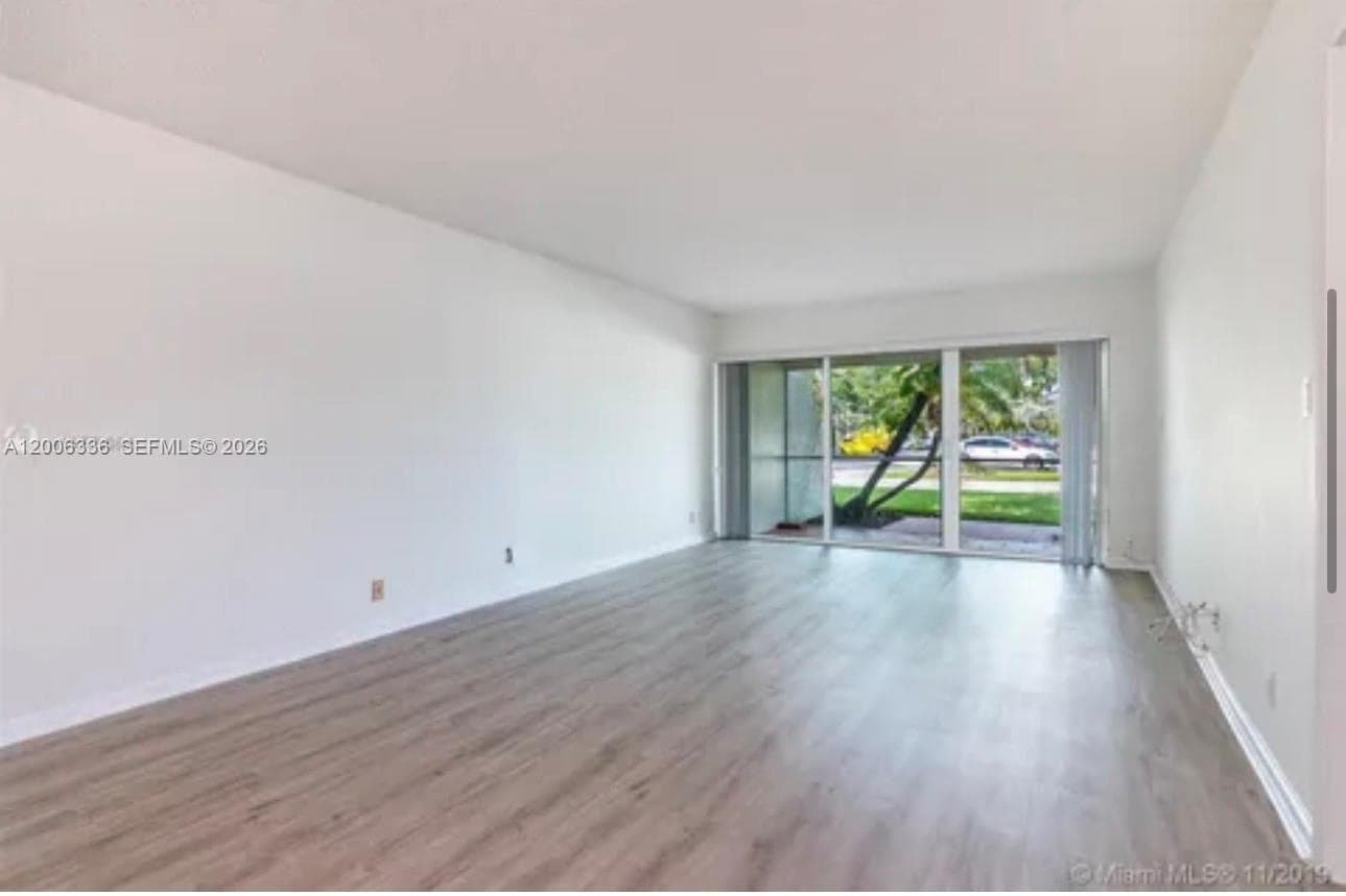 100 Lakeview Dr # 112, Weston FL 33326 photo 4