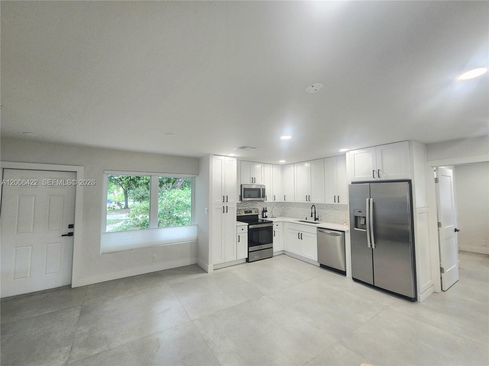 141 NE 30th St, Wilton Manors FL 33334 photo 3