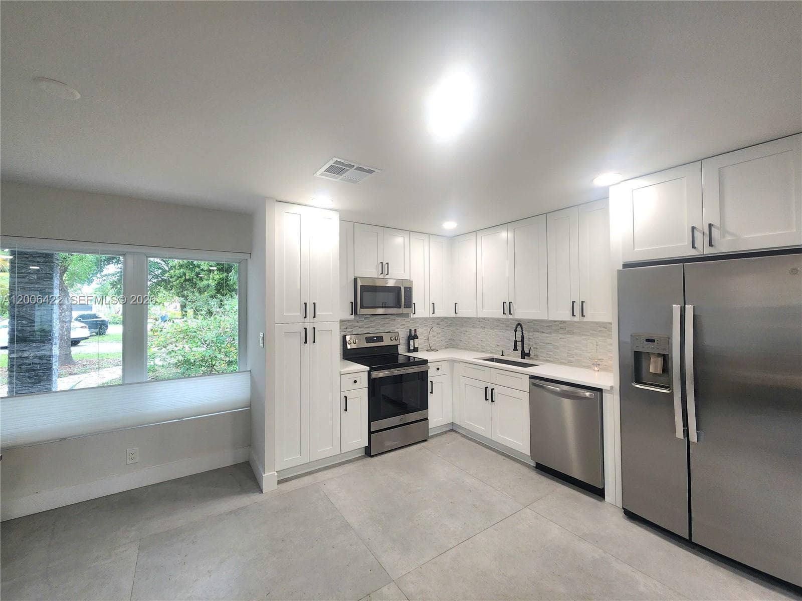 141 NE 30th St, Wilton Manors FL 33334 photo 4