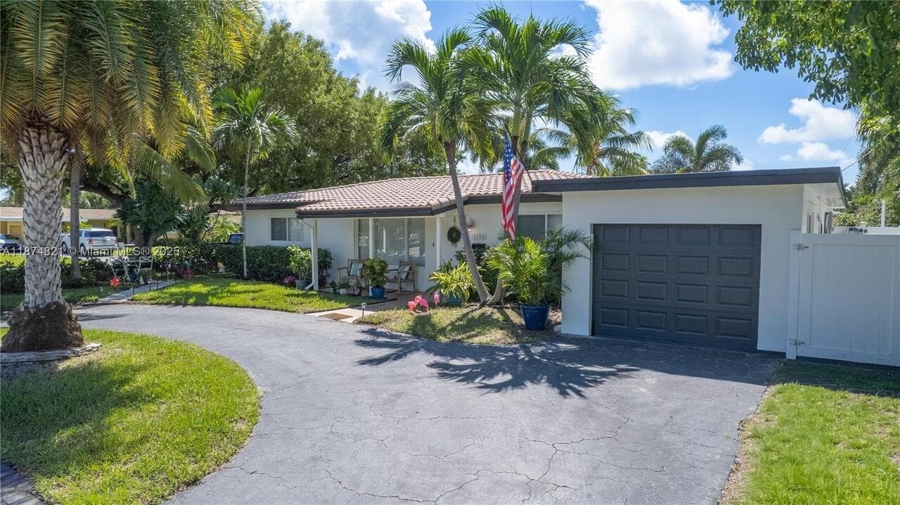 1116 SE 13th Court, Deerfield Beach FL 33441 photo 2
