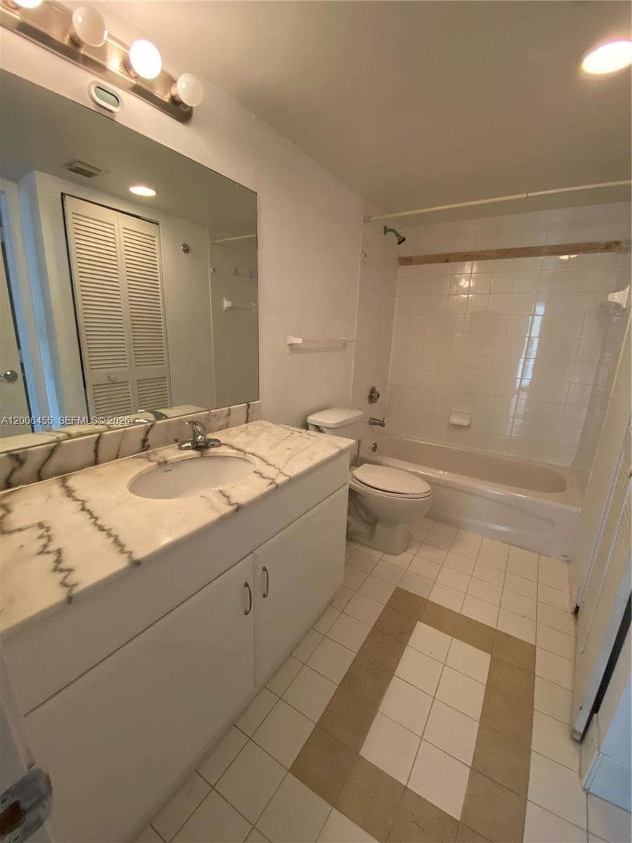 1200 Brickell Bay Dr # 1914, Miami FL 33131 photo 5