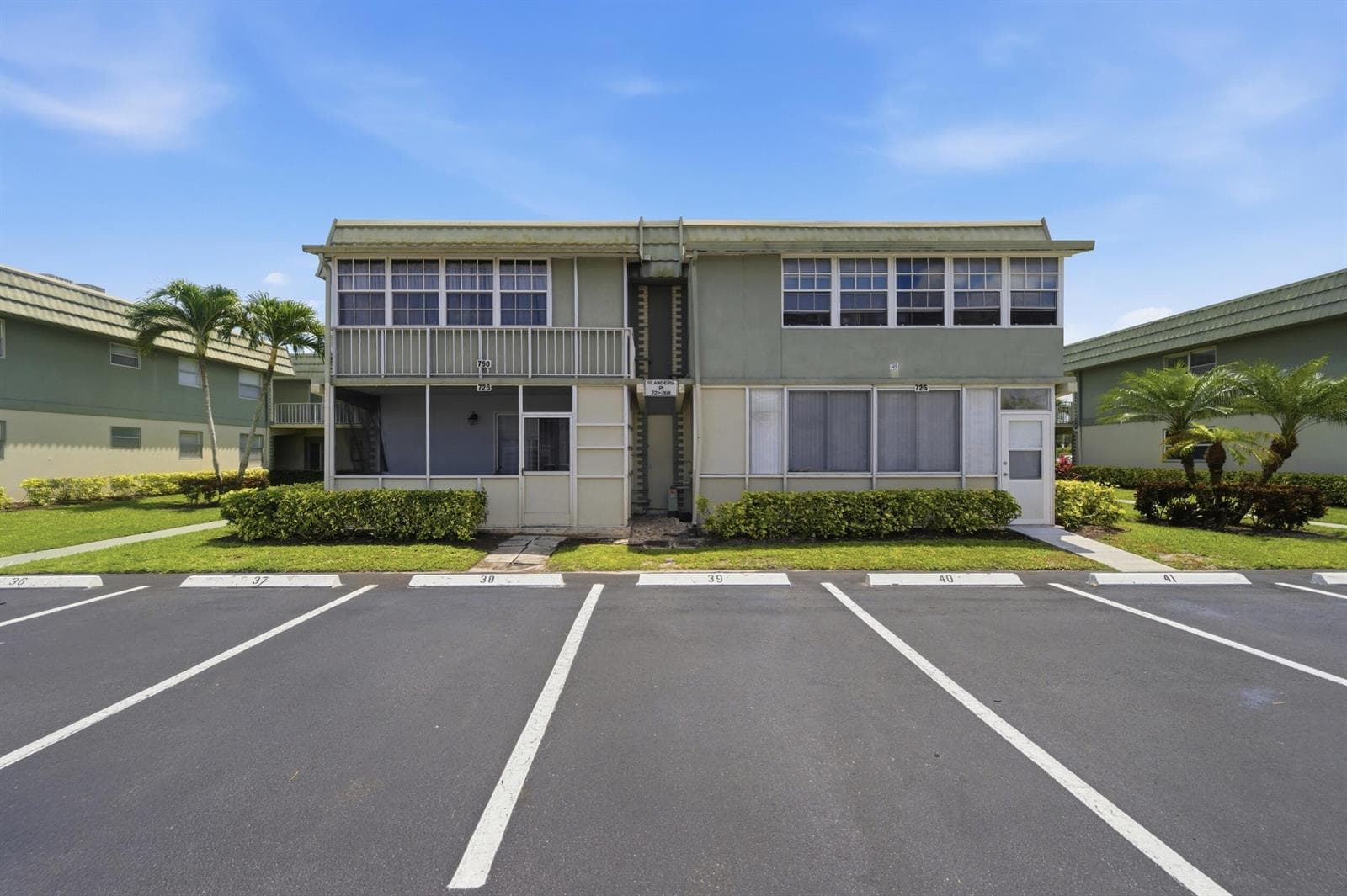 724 Flanders P, Delray Beach FL 33484 photo 5
