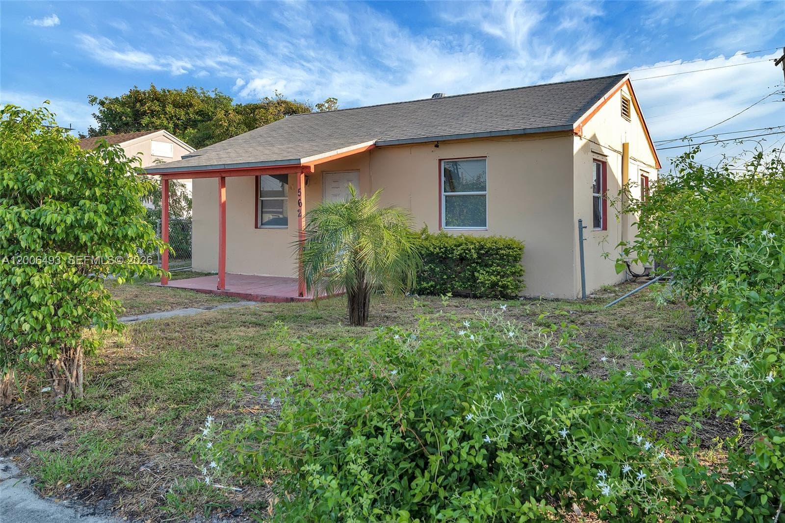 562 W 4th St, Riviera Beach FL 33404 photo 2