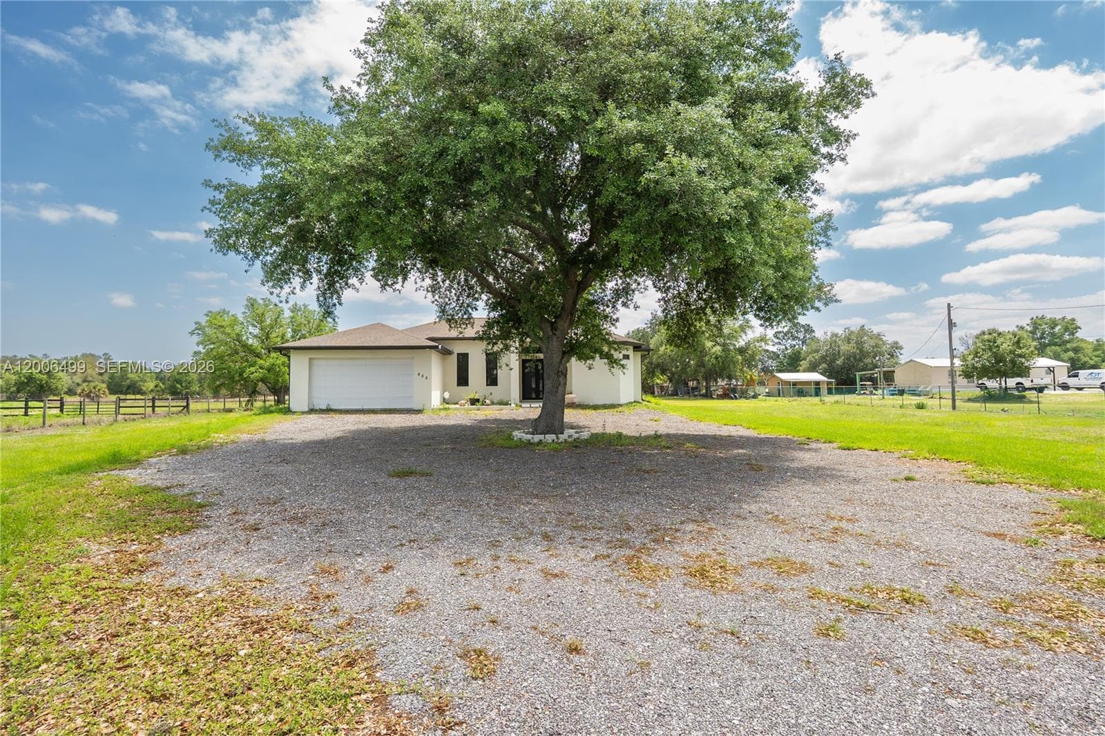 655 N Olivo ST, Clewiston FL 33440 photo 4