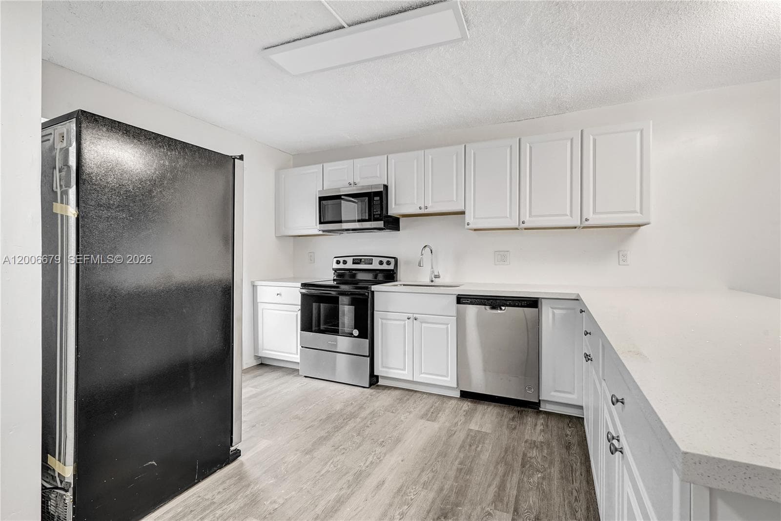 4800 Hillcrest Ln # 207, Hollywood FL 33021 photo 2