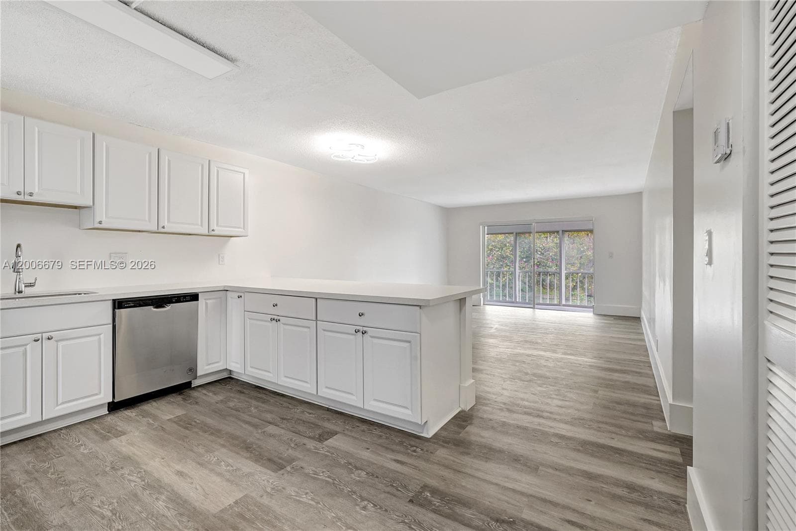4800 Hillcrest Ln # 207, Hollywood FL 33021 photo 3
