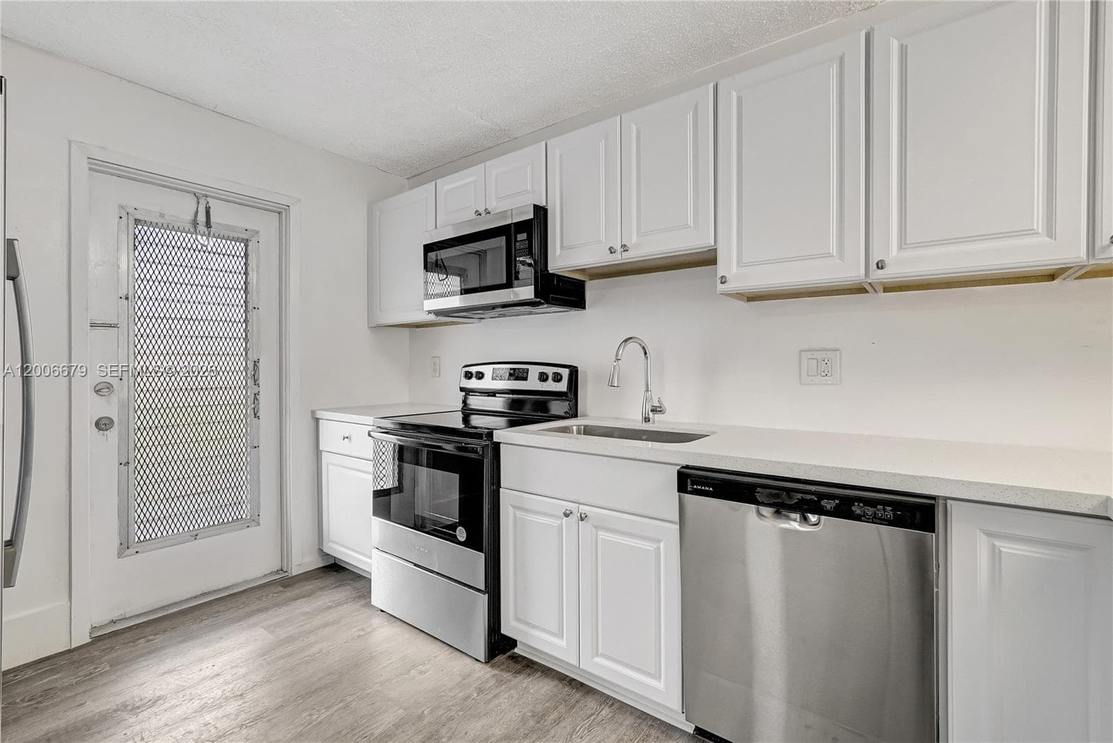 4800 Hillcrest Ln # 207, Hollywood FL 33021 photo 5
