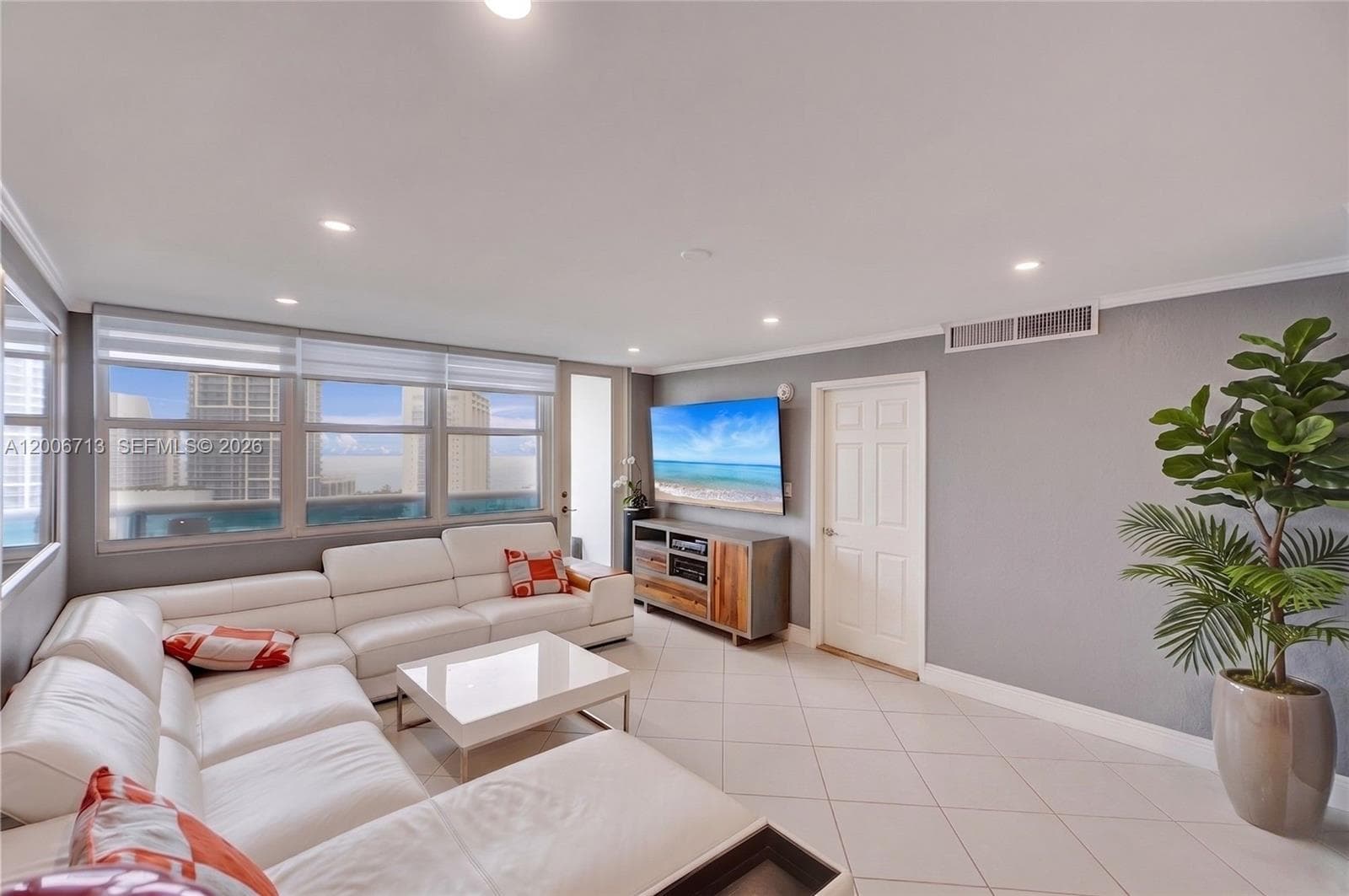 6770 Indian Creek Dr # 14C, Miami Beach FL 33141 photo 2