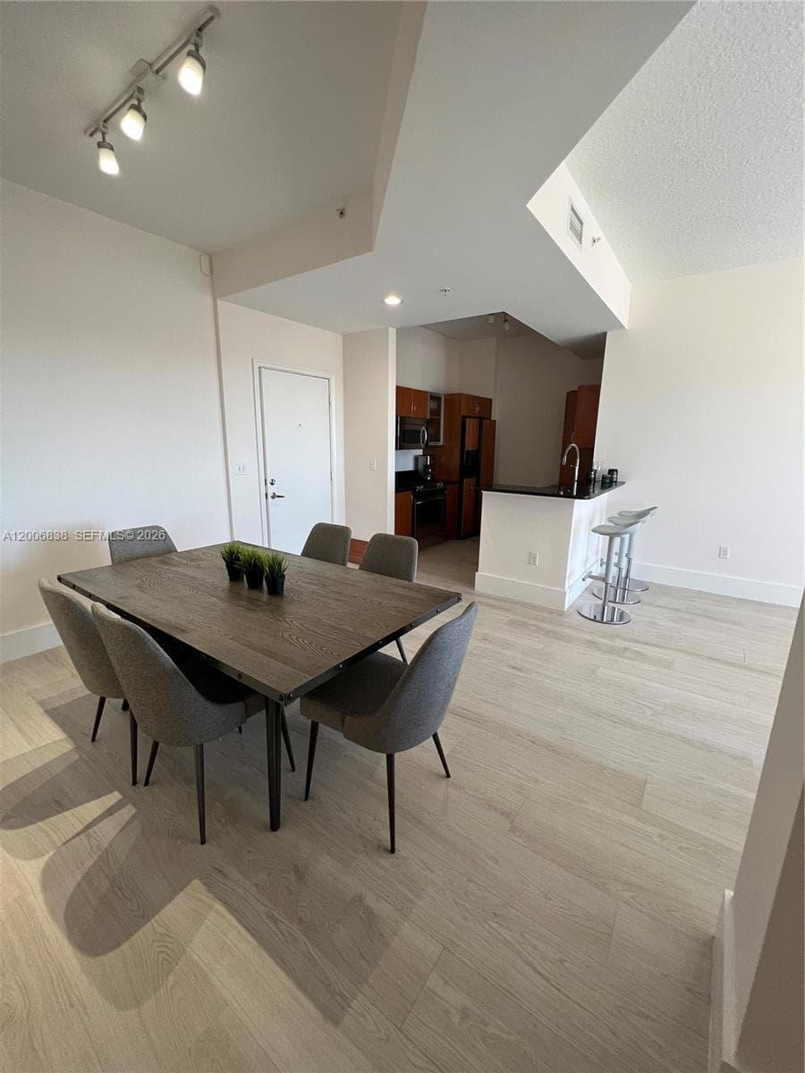 18800 NE 29th Ave, Aventura FL 33180 photo 3