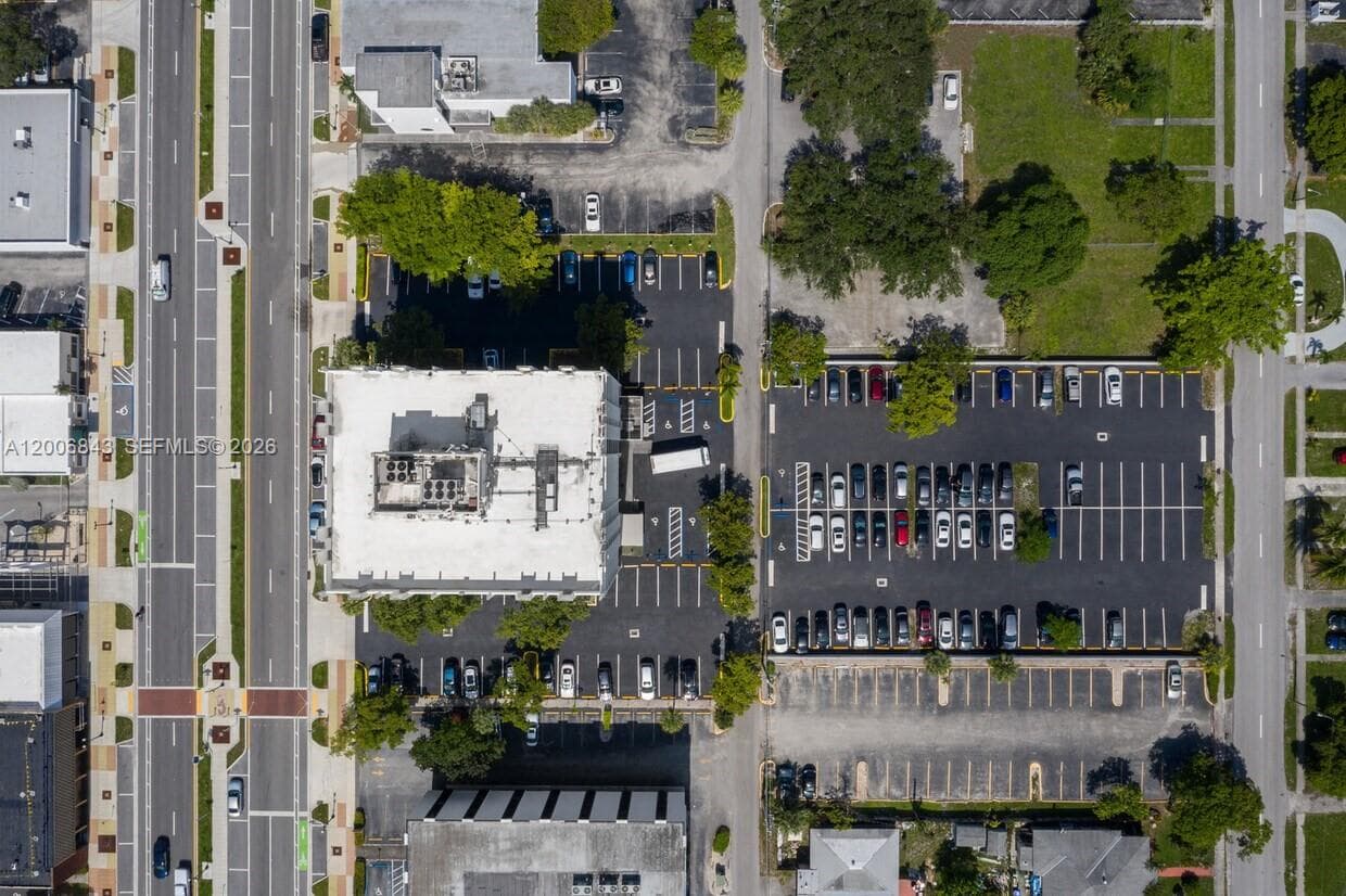 2450 Hollywood Blvd # CU605, Hollywood FL 33020 photo 2