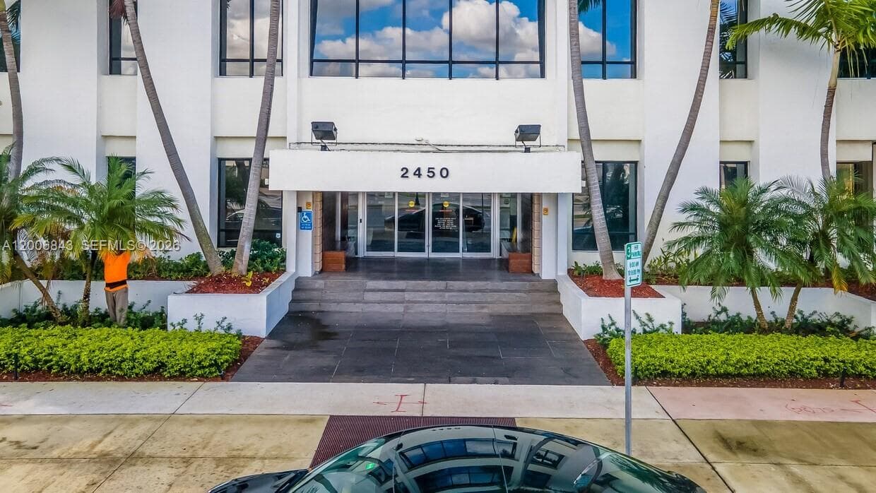 2450 Hollywood Blvd # CU605, Hollywood FL 33020 photo 3