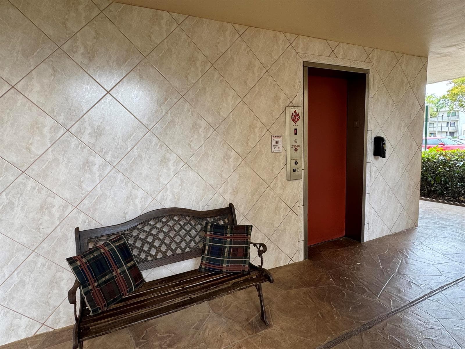 10641 W Clairmont Circle, Tamarac FL 33321 photo 3