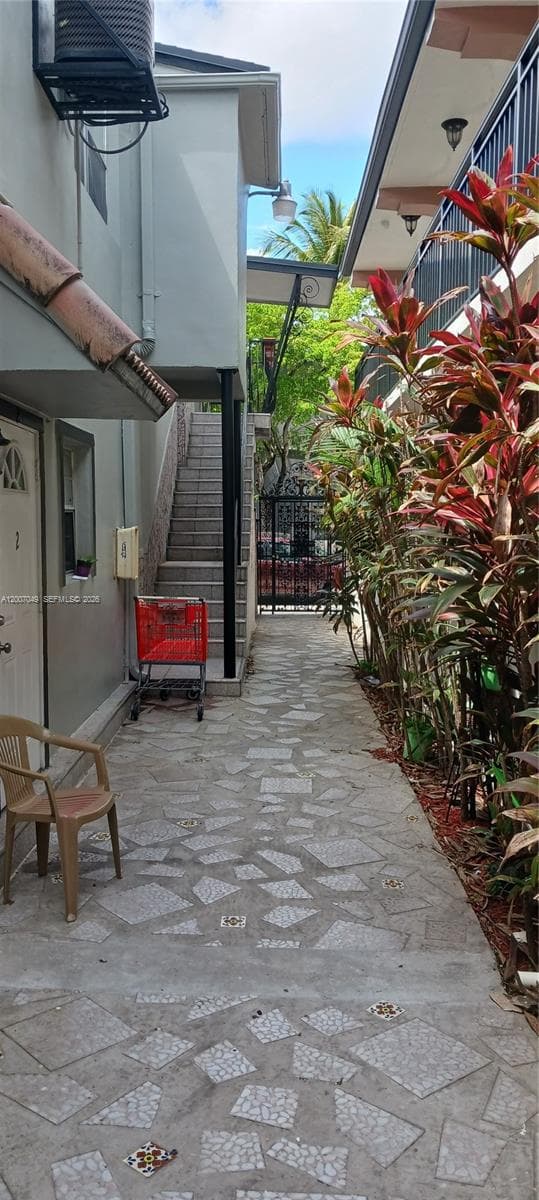 2272 SW 8th St # 3, Miami, FL 33135 photo 4