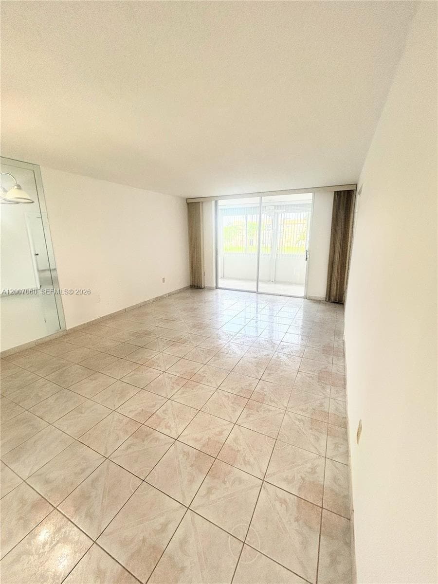 8345 Sunrise Lakes Blvd # 210, Sunrise FL 33322 photo 4