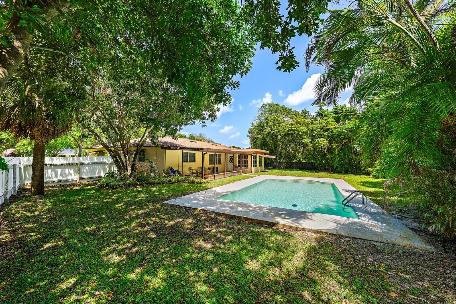 844 Anchorage Drive, North Palm Beach FL 33408 photo 2
