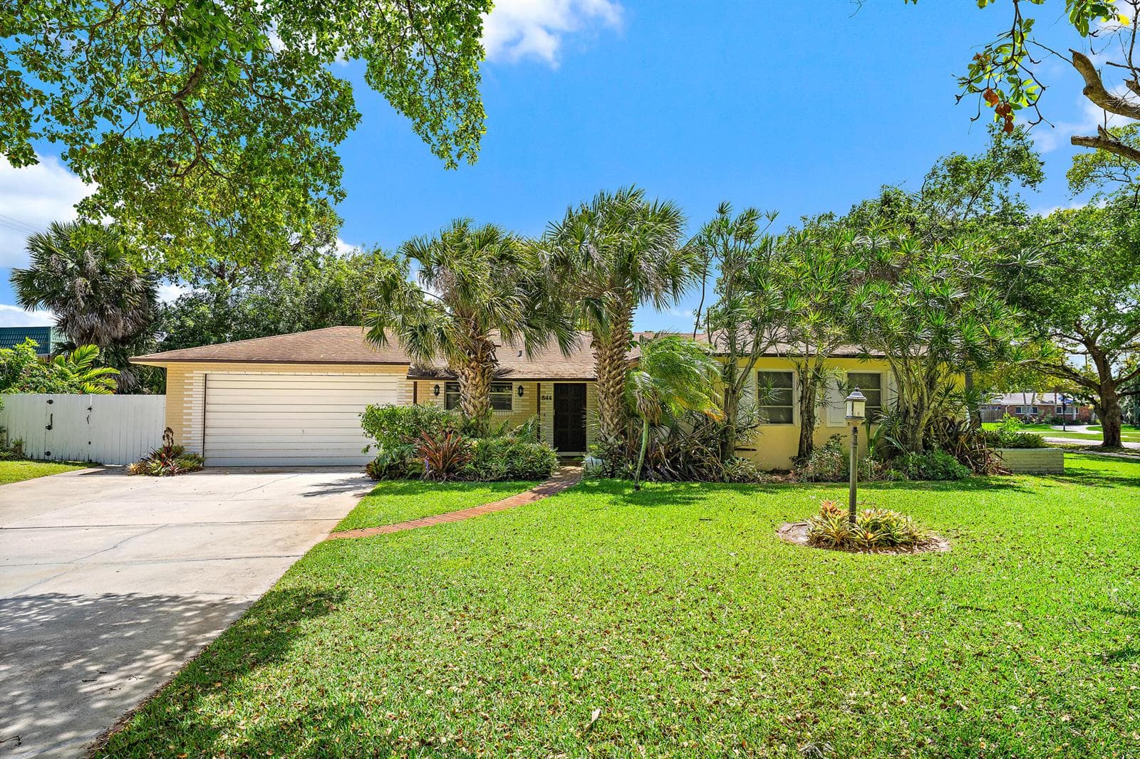 844 Anchorage Drive, North Palm Beach FL 33408 photo 4