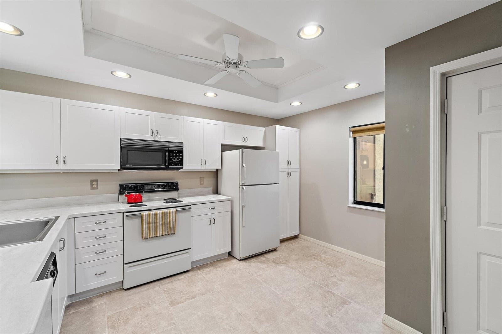6503 SE Williamsburg Drive # 104, Hobe Sound FL 33455 photo 3
