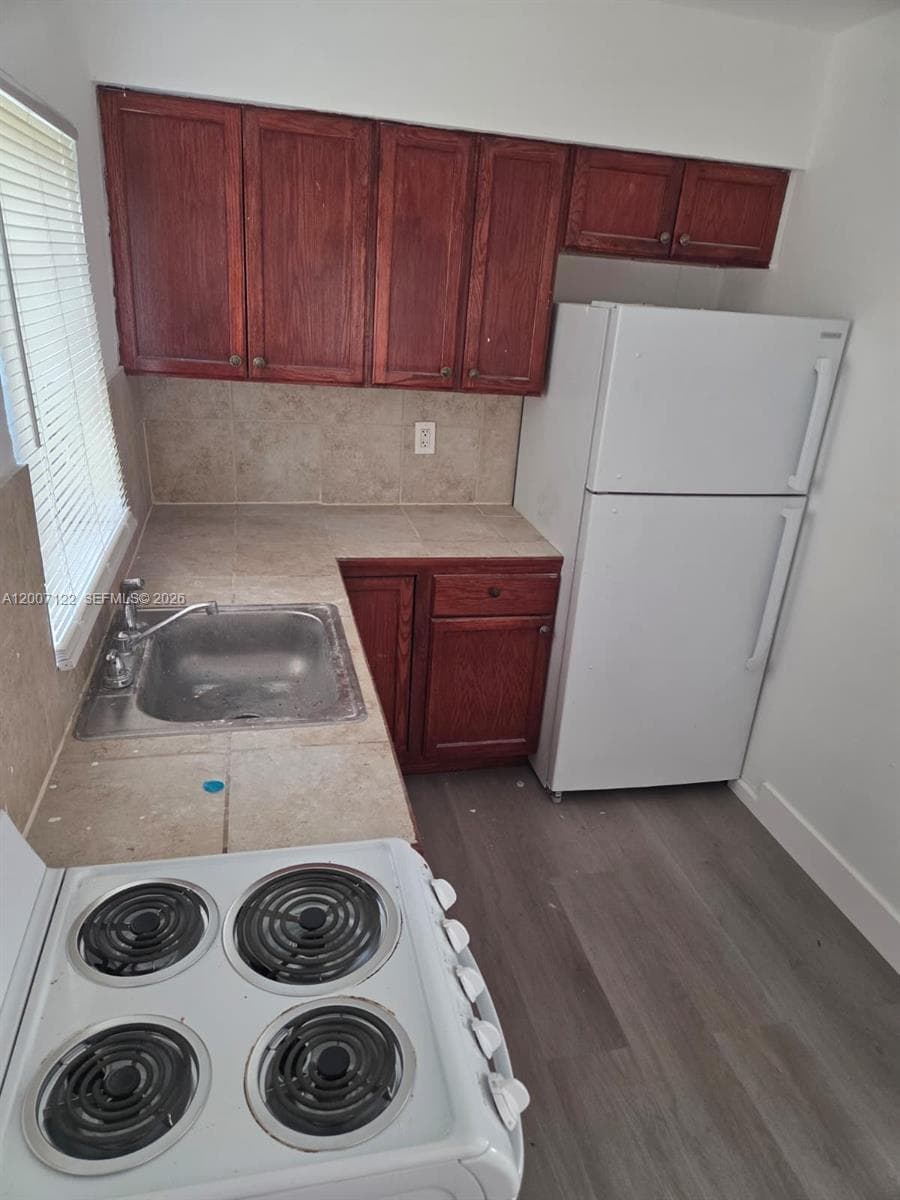 2316 Madison St # 8, Hollywood FL 33020 photo 5