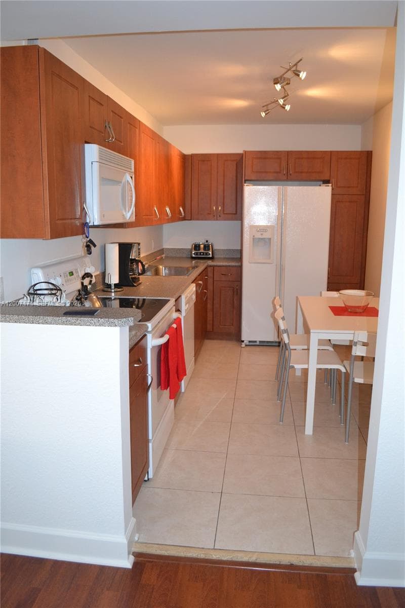 401 69th St # 1013, Miami Beach FL 33141 photo 5