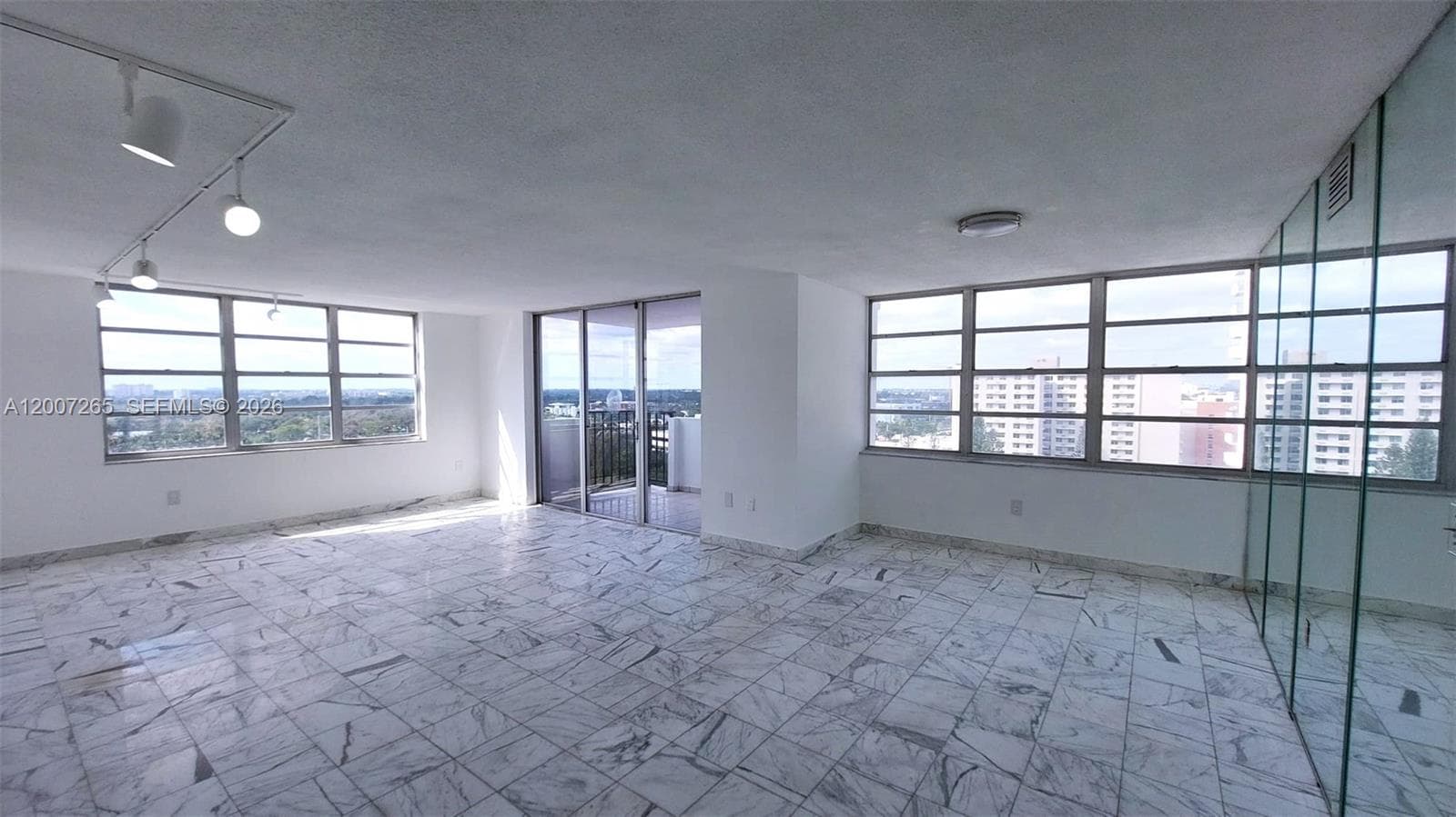 2750 NE 183rd St # 1405, Aventura FL 33160 photo 4