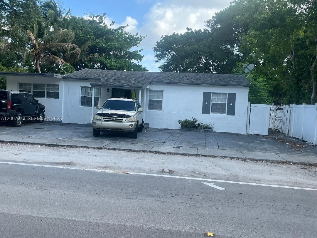 1341 NE 149th St, Miami FL 33161