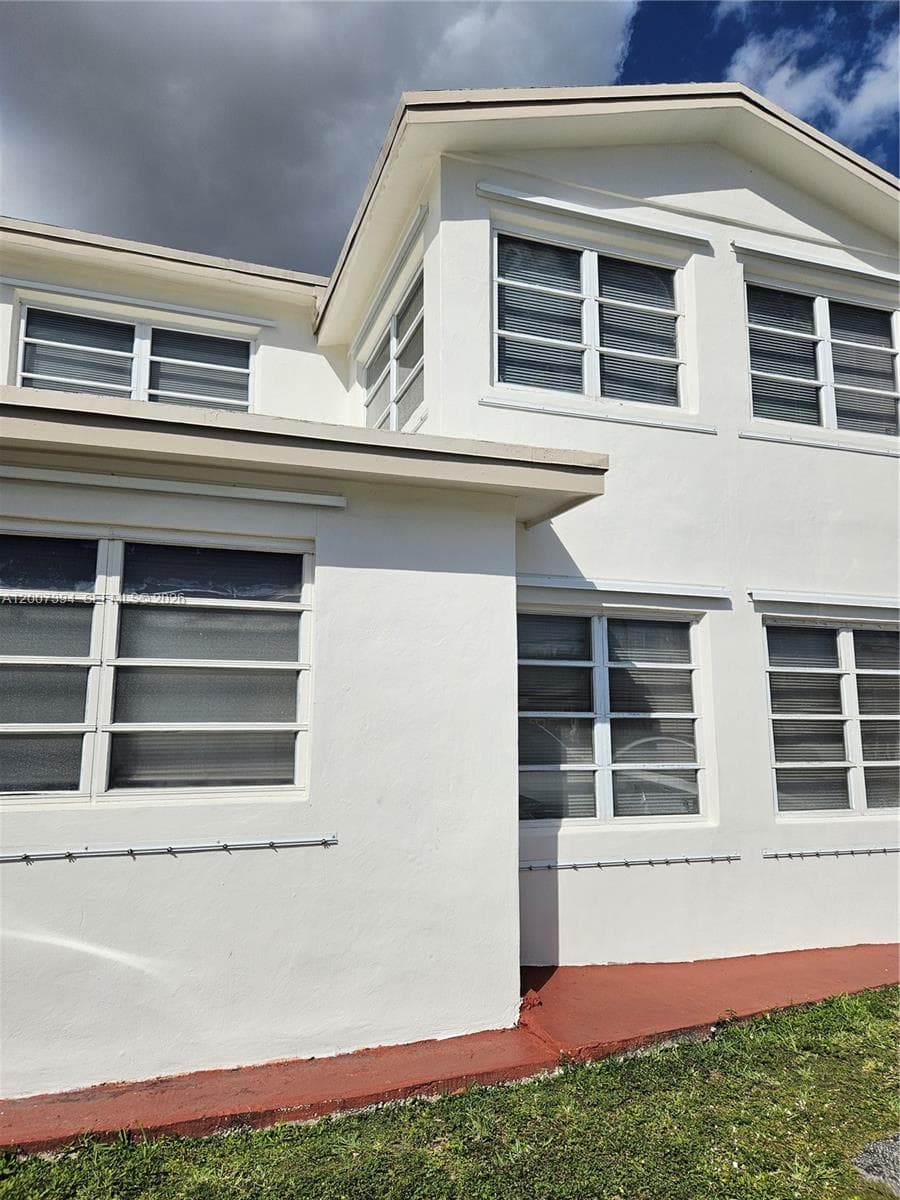 3431-3433 SW 4th St, Miami FL 33135 photo 2