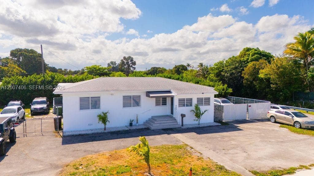 5290 Palm Ave, Hialeah, FL 33012 photo 2