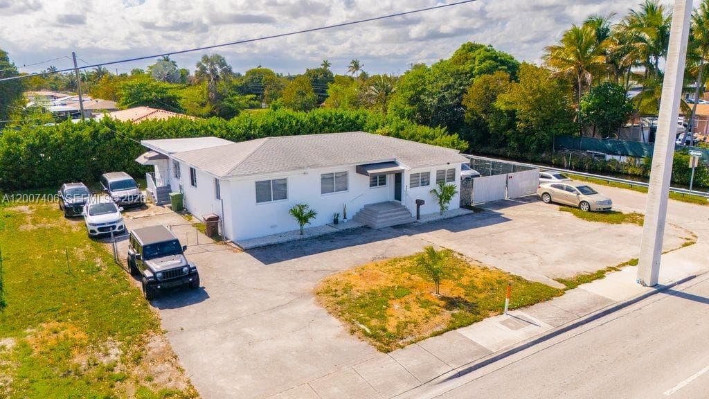 5290 Palm Ave, Hialeah, FL 33012 photo 3
