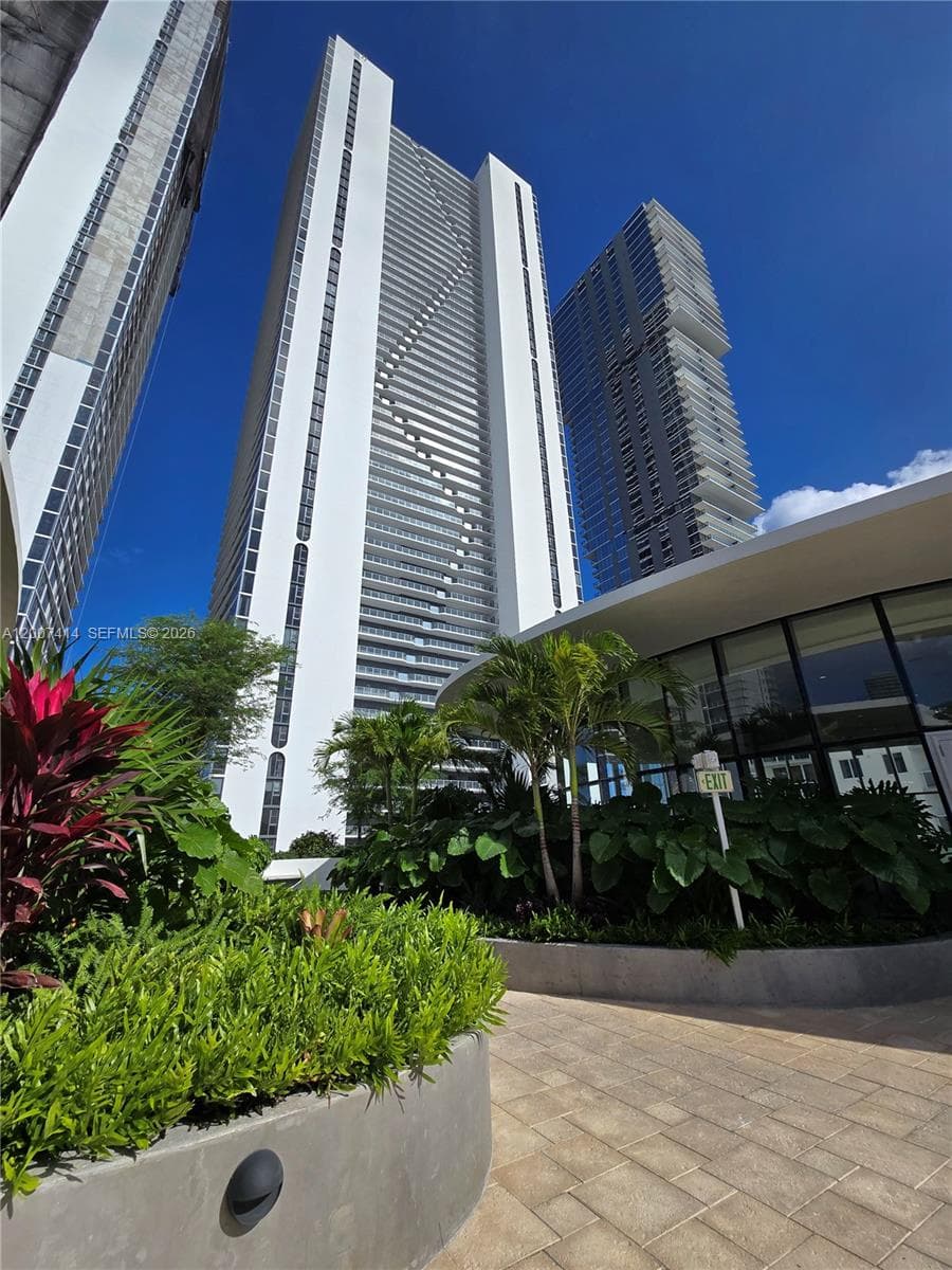 700 NE 24 ST # 3104, Miami, FL 33137 photo 3