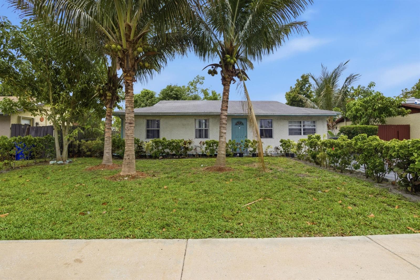 8230 SW 4th Place, North Lauderdale FL 33068 photo 2