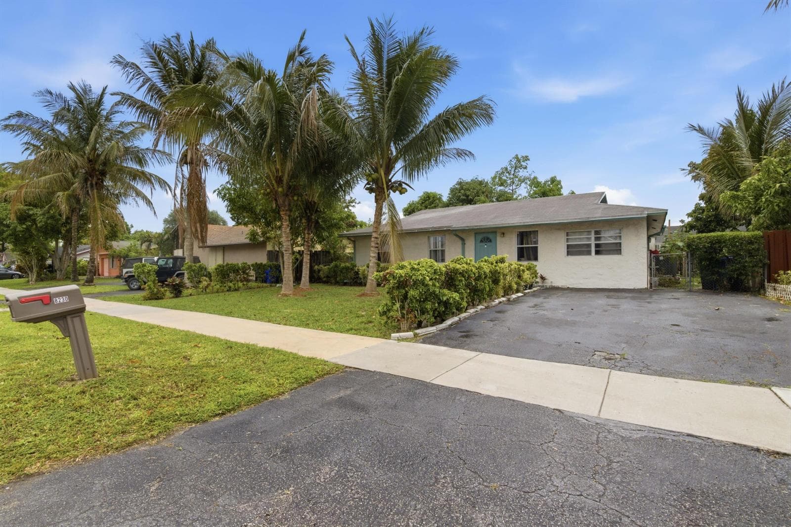 8230 SW 4th Place, North Lauderdale FL 33068 photo 3