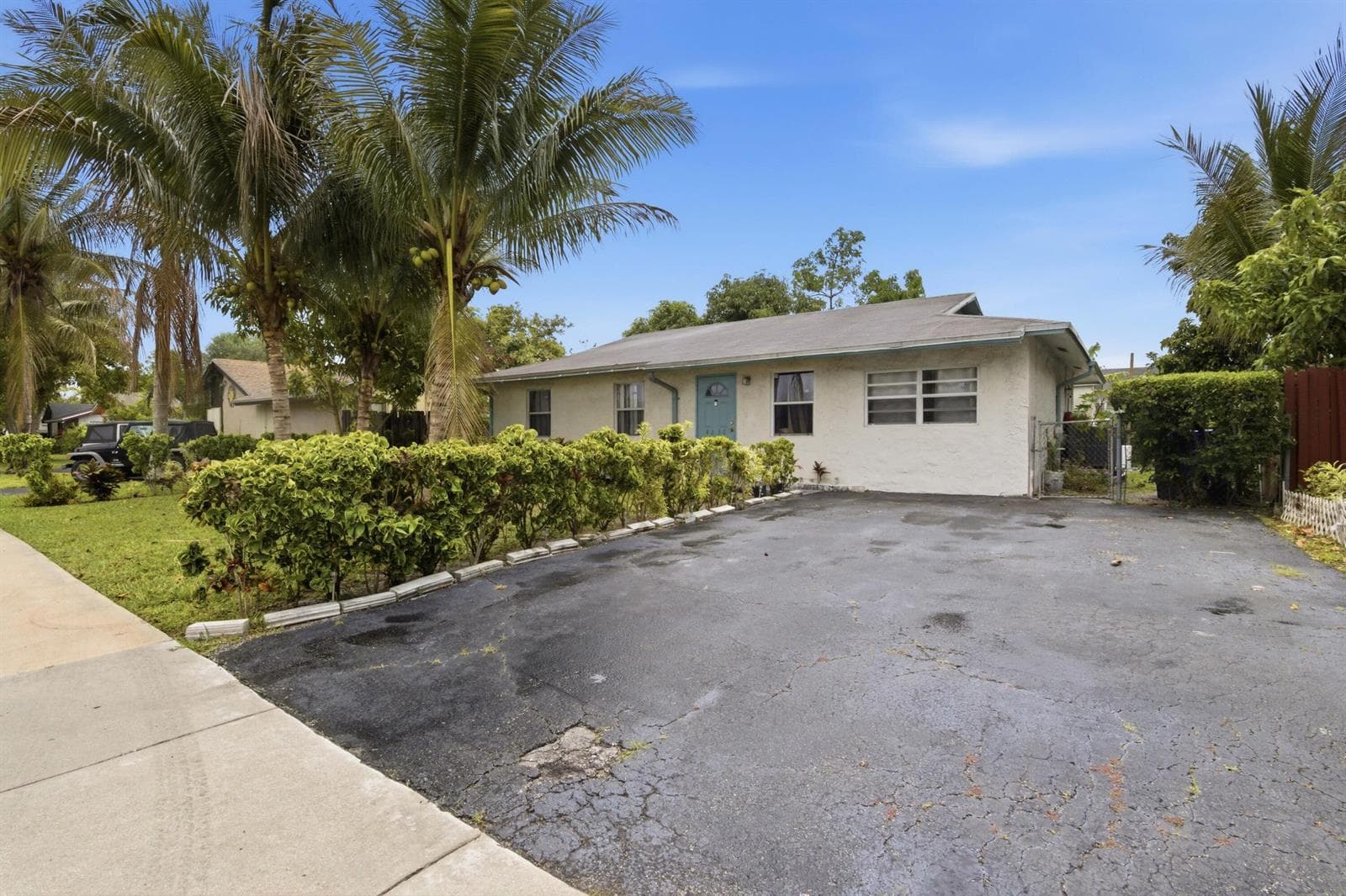 8230 SW 4th Place, North Lauderdale FL 33068 photo 4