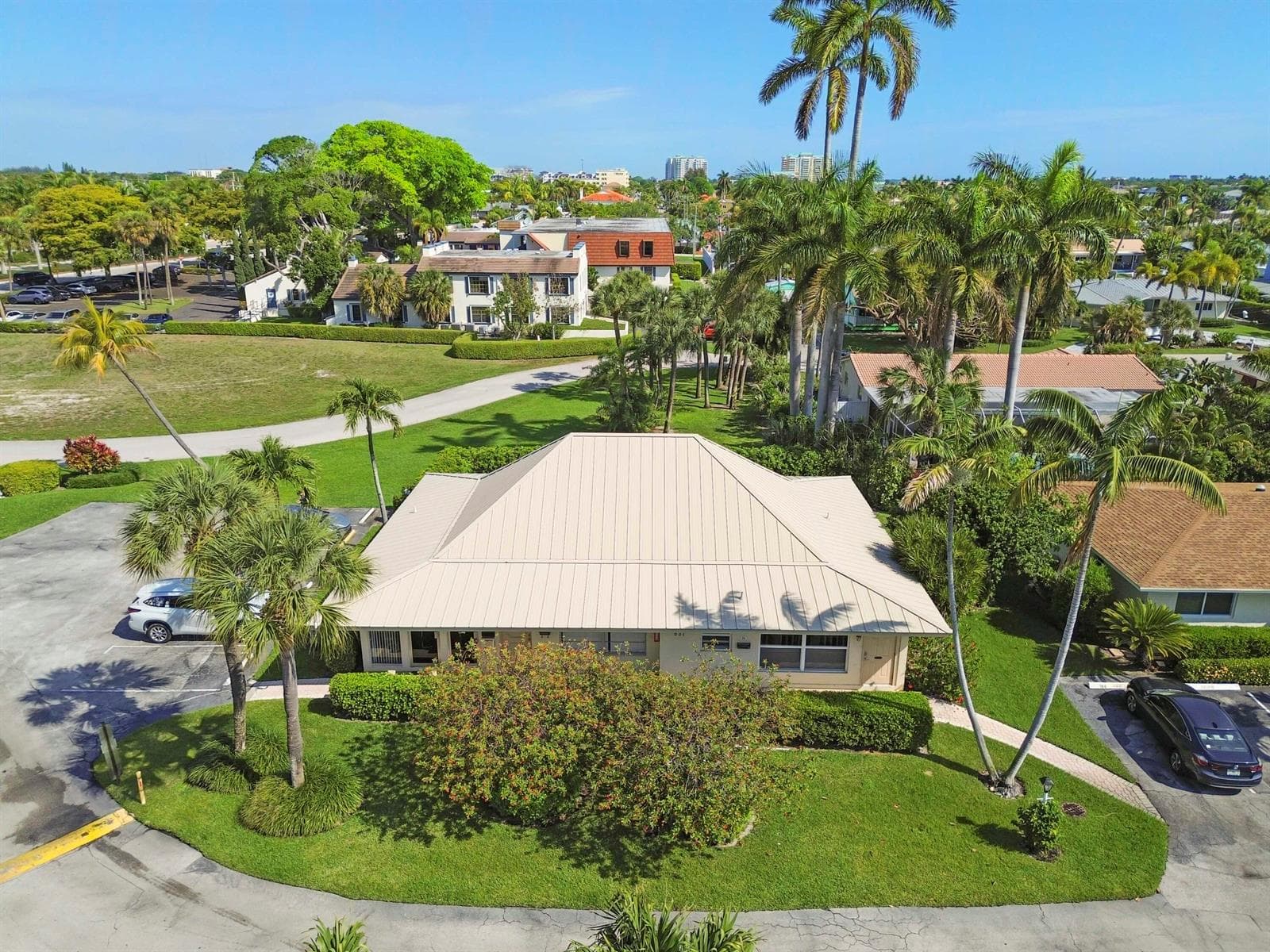 631 Snug Harbor Drive # S1, Boynton Beach FL 33435 photo 2
