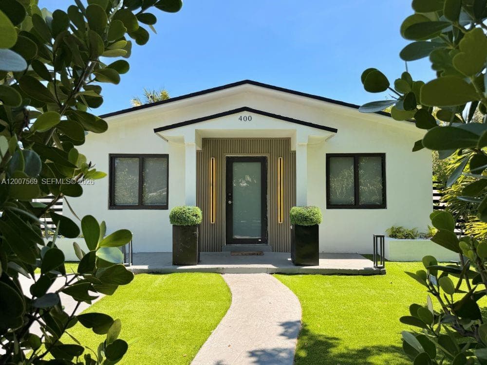 400 NW 40th St, Miami FL 33127 photo 2