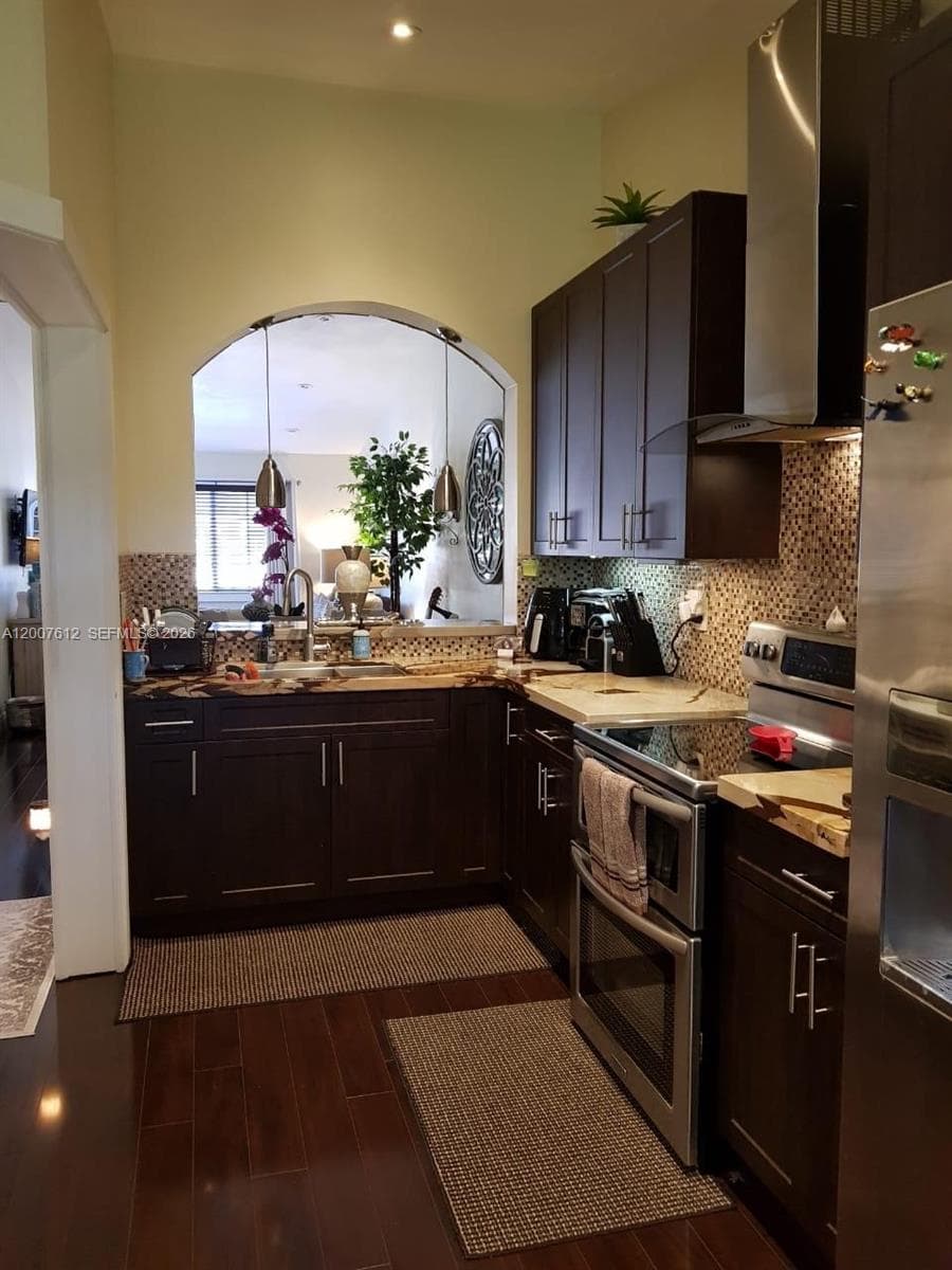930 NE 33rd Ter # 202, Homestead FL 33033 photo 3