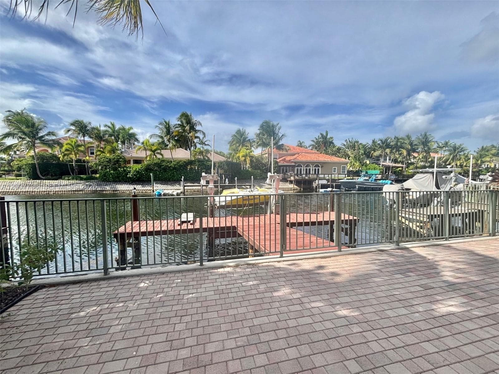 1141 Waterside Ln, Hollywood FL 33019 photo 2