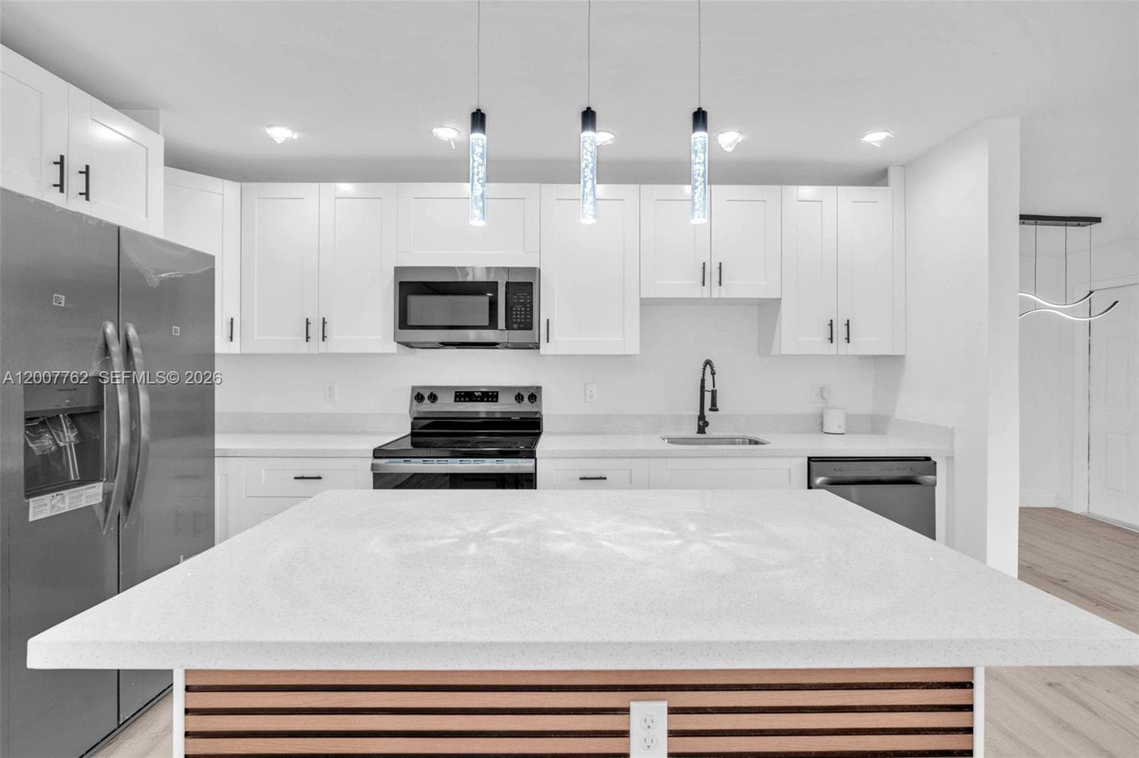 2572 NW 20th St, Fort Lauderdale FL 33311 photo 3