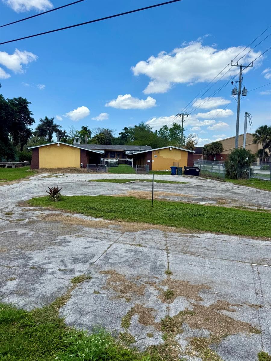 601 W Canal St Street N, Belle Glade FL 33430 photo 2