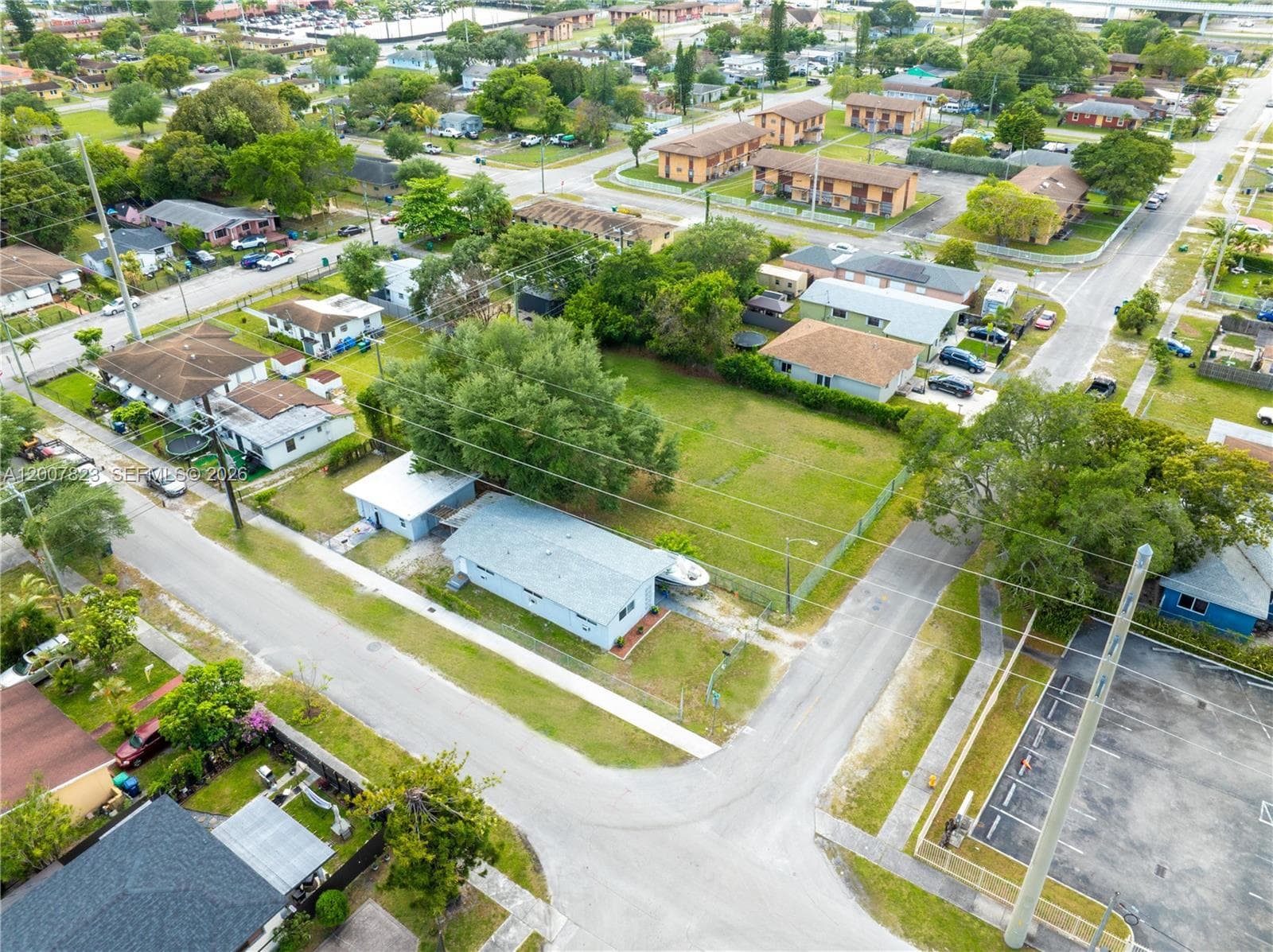 2406 NW 67th St, Miami FL 33147 photo 4