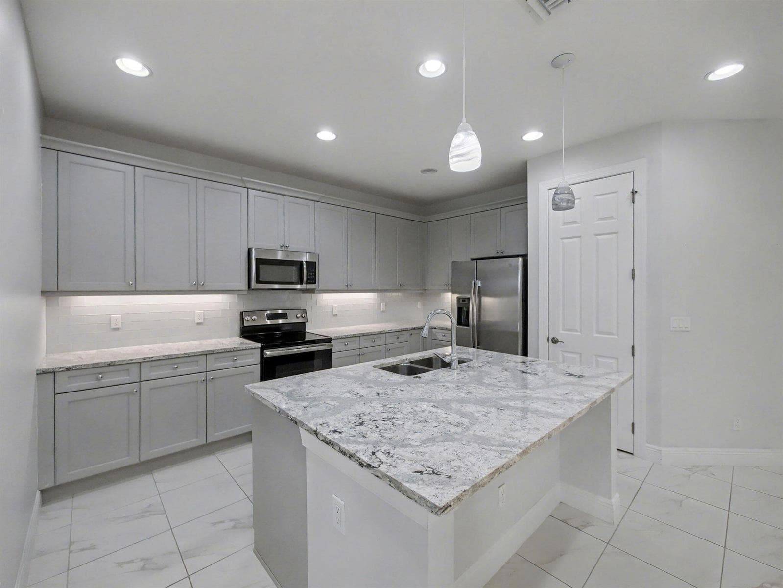 24072 SW Firenze Way, Port St. Lucie FL 34986 photo 4