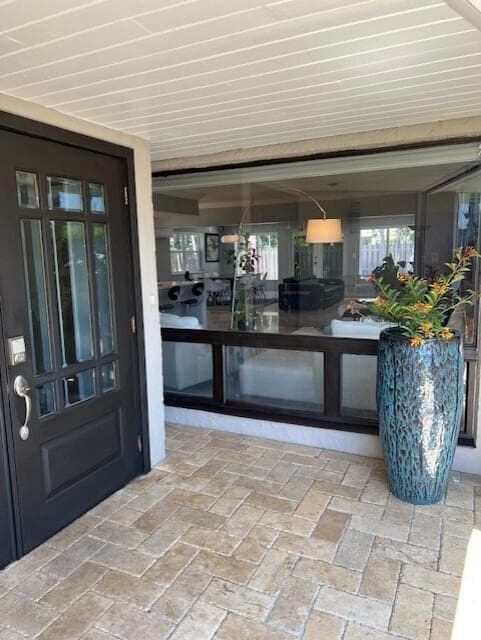 5880 NE 22nd Avenue, Fort Lauderdale FL 33308 photo 2