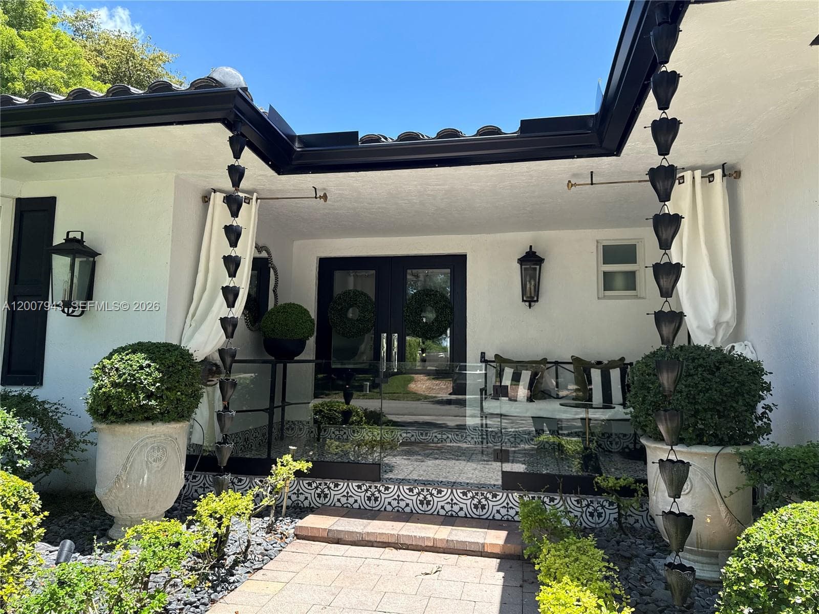 16241 W Troon Cir, Miami Lakes FL 33014 photo 3