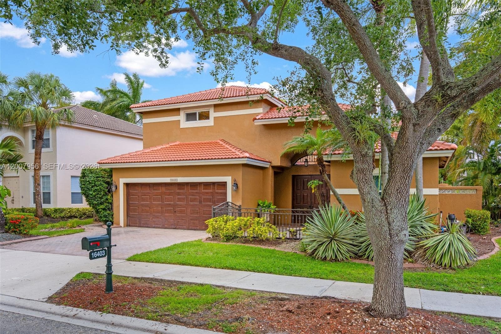 16403 Diamond Head Dr, Weston FL 33331 photo 2