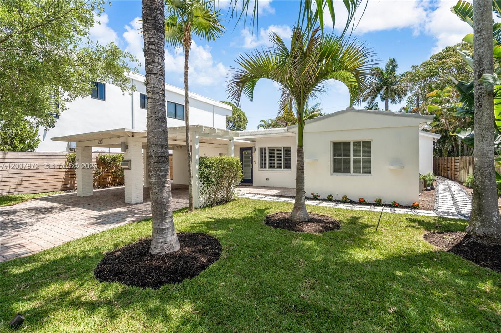 720 NE 17th Ter, Fort Lauderdale FL 33304 photo 2