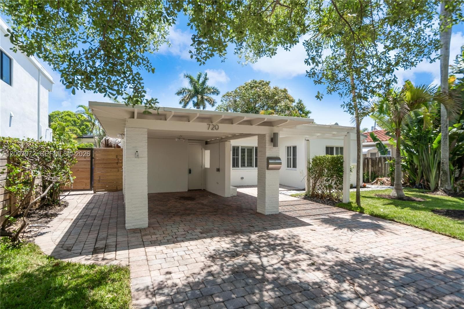 720 NE 17th Ter, Fort Lauderdale FL 33304 photo 3