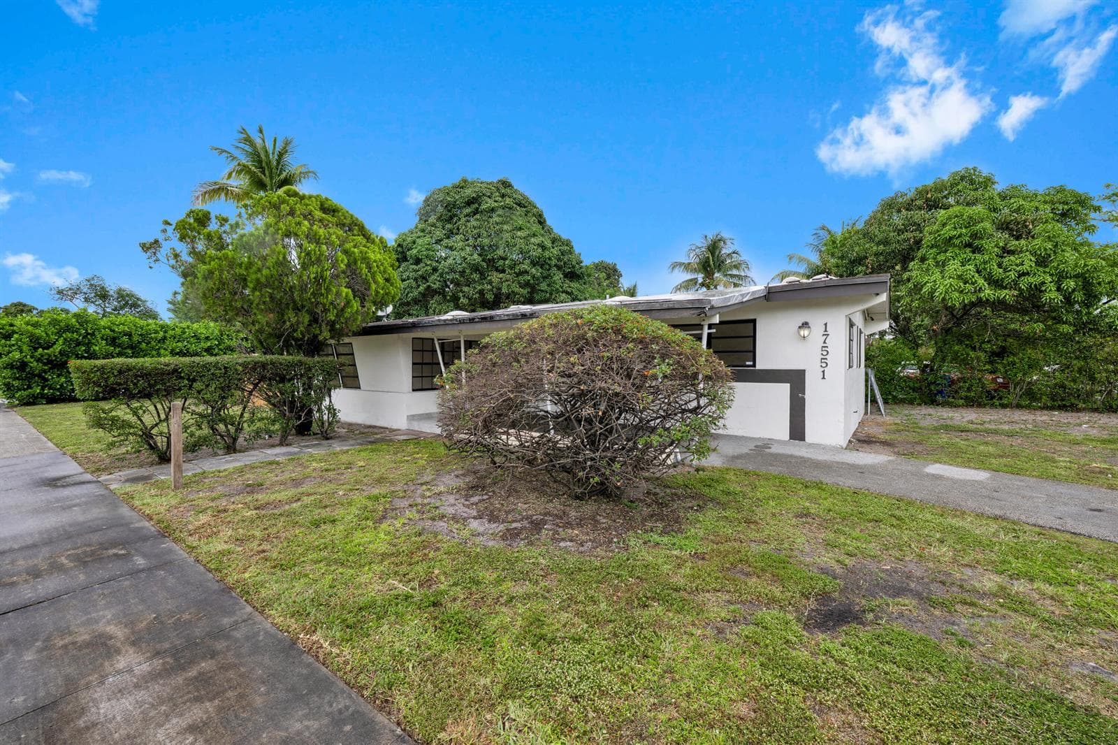 17551 NE 5th Avenue, North Miami Beach FL 33162 photo 2